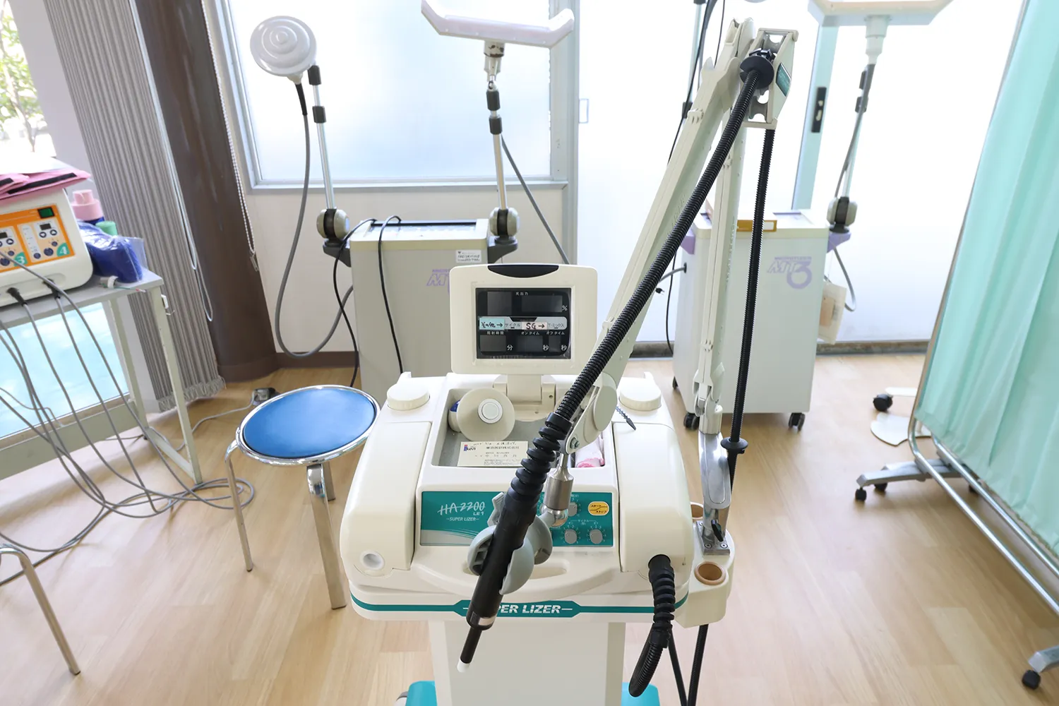 スーパーライザー(近赤外線治療器)